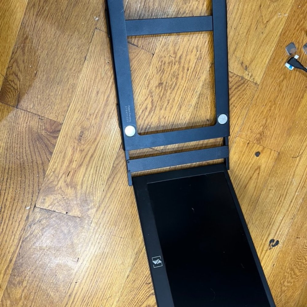 SideTrak Slide Portable Monitor - Picture 4 of 10